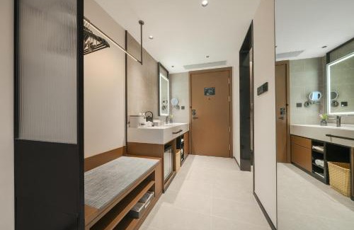 Shapingba Hotel | Atour Hotel Chongqing West Railway Station Xinqiao Hospital