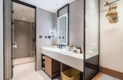 Shizhong Hotel | Atour Hotel Jinan Jing Si Road Wanda Plaza