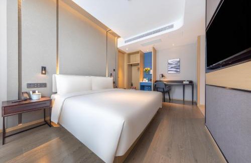 Licang Hotel | Atour Hotel Qingdao North Station Middle Chongqing Road