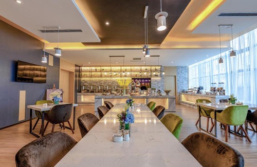Maiji District Hotel | Atour Hotel (Tianshui Hige Speed Railway South Xihuang Avenue)