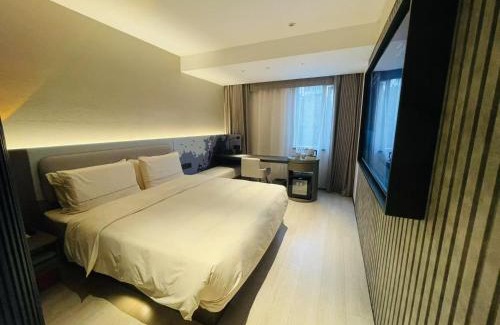 Chongqing Hotel | Atour Light Hotel Chongqing Jiulongpo Shiqiaopu Subway Station