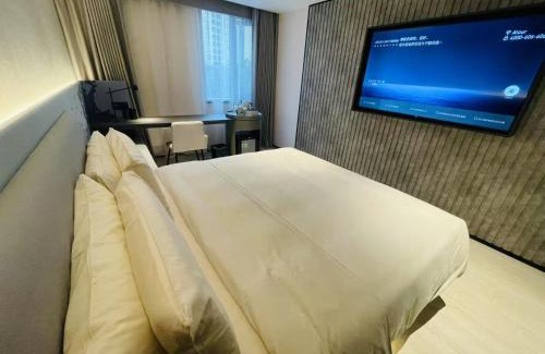 Chongqing Hotel | Atour Light Hotel Chongqing Jiulongpo Shiqiaopu Subway Station