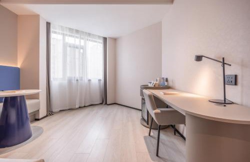 Lianyungang Bed & Breakfast | Atour Light Hotel Lianyungang North Julong Road Wenfeng Plaza
