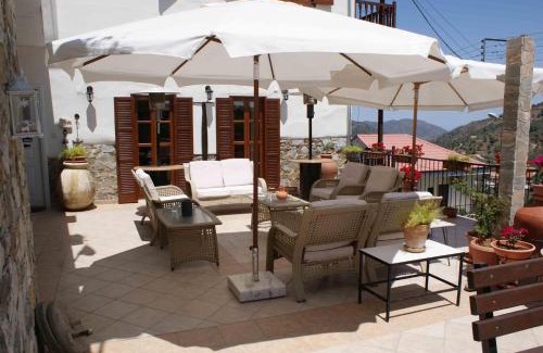 Kalopanayiotis Apartment | ATRATSA Mountain Suites