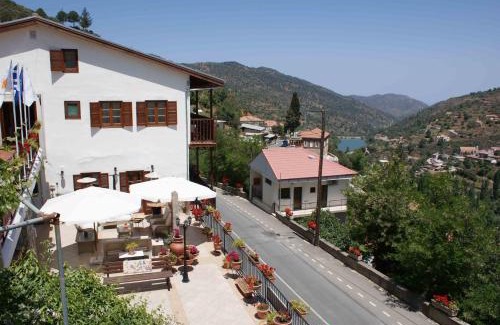 Kalopanayiotis Apartment | ATRATSA Mountain Suites