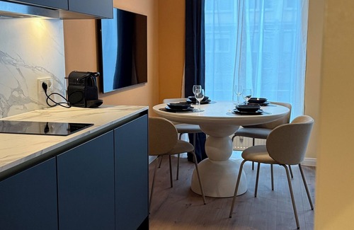 Aachen Apartment | Atrium Apartment ground floor