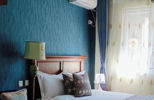 Gubei Water Town House | ATRIUM FENGZHU HOMESTAY