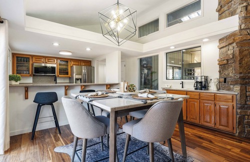 Bella Vista House | Atrium House @ Tee 16-min. from Trails & Lake
