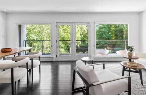 Montgomery Apartment | Atrium on the Brook