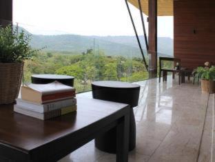 Mu Si Resort | Atta Lakeside Resort Suite - SHA Plus Certified