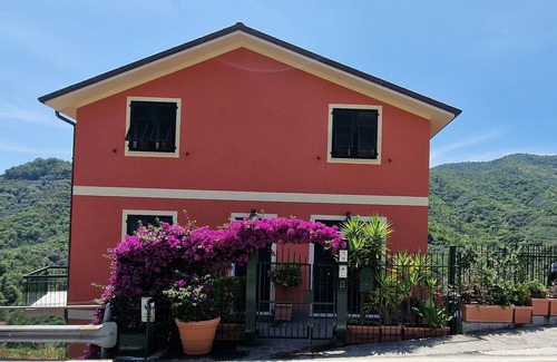 Solaro House | Attic Sole + Room Stelle near 5 Terre and Portofino