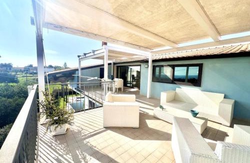 Pozzallo Apartment | Attico elegante VISTA MARE "Terrazza nel Blu"