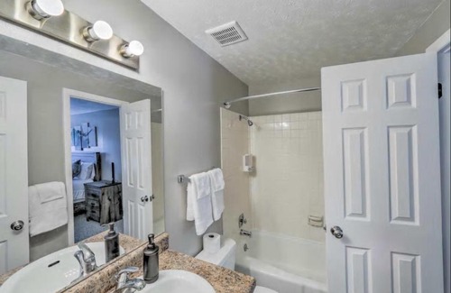 Page Apartment | Attractive Apartment w/ Hot Tub Near Lake Powell