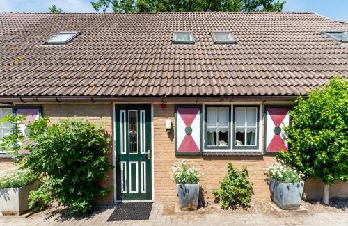 Giethoorn House | Attractive farmhouse in Giethoorn with garden