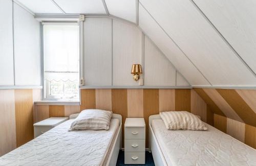 Giethoorn House | Attractive farmhouse in Giethoorn with garden