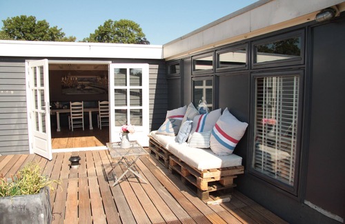 Easterein House | Attractive house with two bedrooms, 2 bathrooms and living area