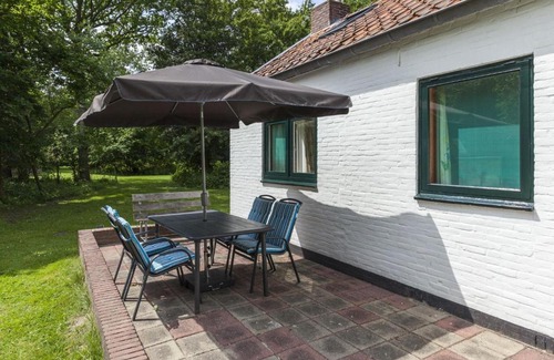 Breezand House | Attractive vacation home with spacious garden