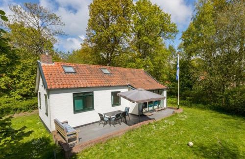 Breezand House | Attractive vacation home with spacious garden