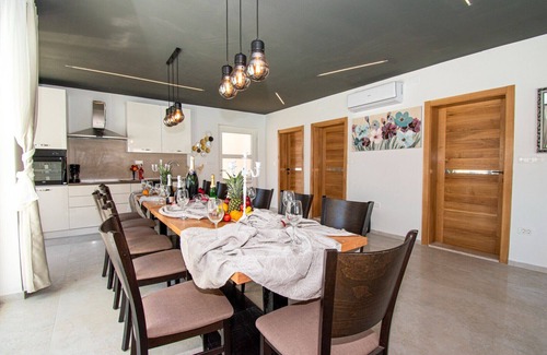 Medulin Villa | Attraktive Villa Zara für 28 Personen.