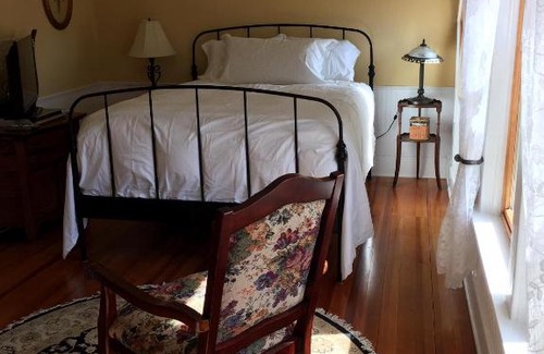 Randolph Bed & Breakfast | Attwood House Bed and Breakfast near Manhattan, KS