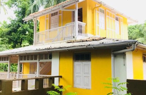Kihim Apartment | Atul Bhagat's Bungalow at kihim by the banyan shelters