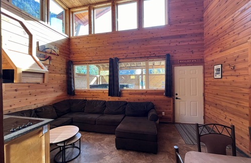 Revelstoke Hotel | ATV access with Shop at the Base of Boulder. Conveniently located just off TCH.