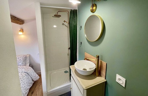 Les Beaux-Arts Apartment | Atypical apartment - near garden