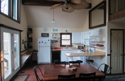 Clifftops Cabin | ATypical Cabin in Clifftops VRBO #891120 family & dog friendly