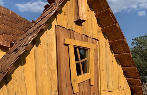 Ronchamp Cabin | Au Bonheur Comtois unusual cabin with swimming pool