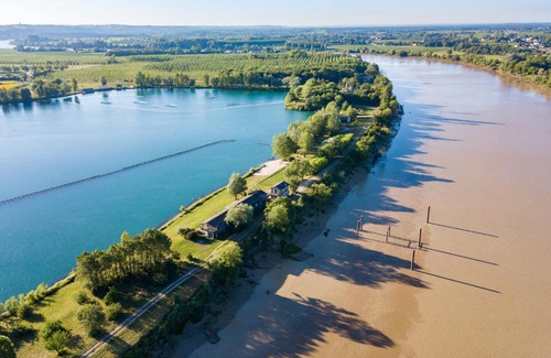 Baurech Villa | Au bord de l'eau - Grande maison - Baurech Insolite