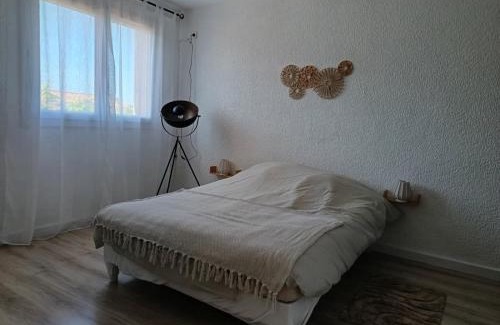 Saint-Chamas Apartment | Au bord de la digue