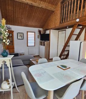 Giffaumont-Champaubert Ski Chalet | Au bord du lac