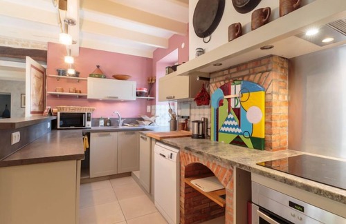 Mauze-sur-le-Mignon House | Au bord du canal by Interhome