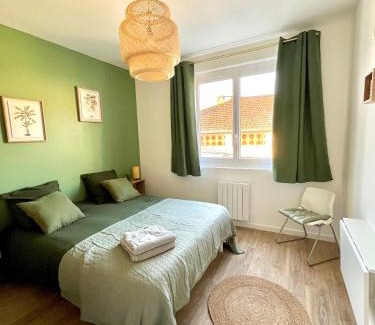 Sainte-Foy-la-Grande Apartment | Au bord du Périgord