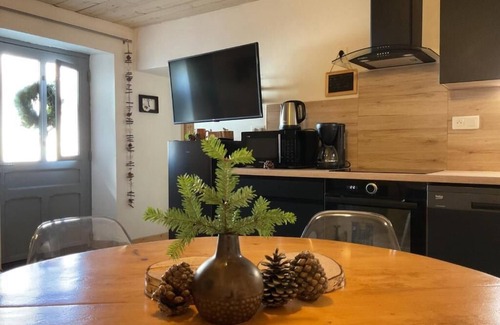 Champagnole Apartment | Au Charmant Chablis