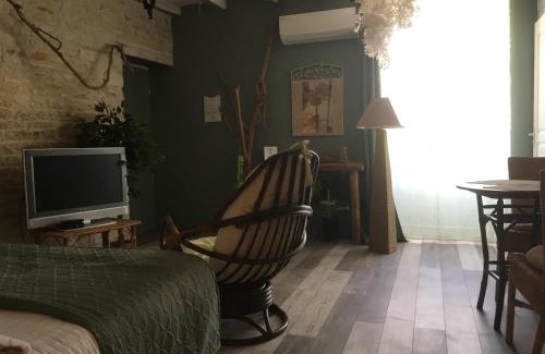 Saint-Saturnin-du-Bois House | Au Domaine du Petit Cercoux
