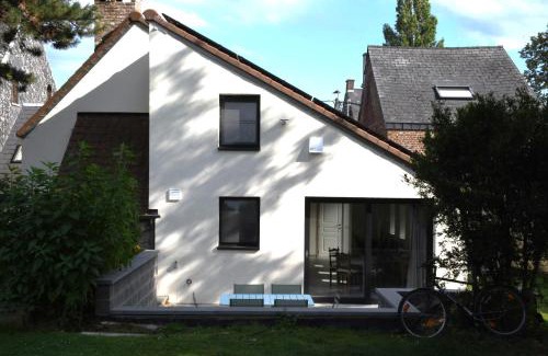 Temploux House | Au four et au jardin