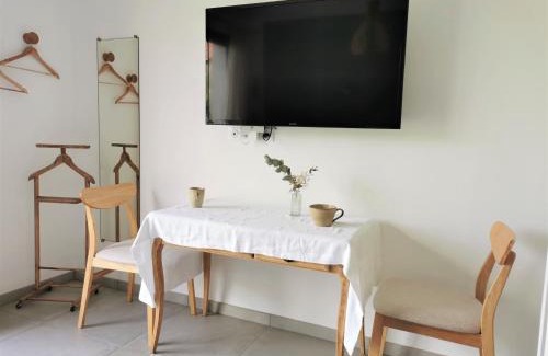 Prisse Bed & Breakfast | Au Jardin des Deux Roches