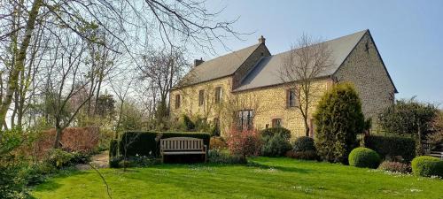 Maheru Bed & Breakfast | Au Jardin Des Violettes