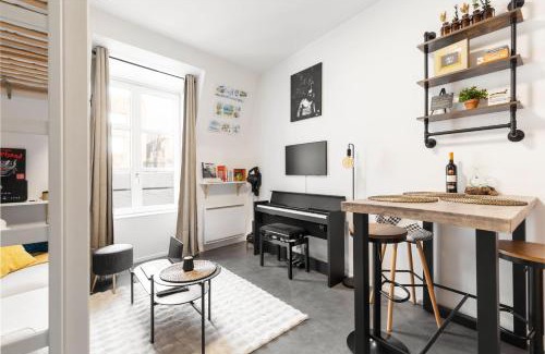 Nantes Centre Apartment | Au Pas de Bouffay, perched nest, medieval quarter