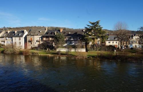 Espalion Apartment | Au Ptit Bonheur du Lot, centre-ville, calme, vue, jardin