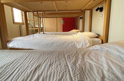 Pontarlier Hostel | Auberge de Jeunesse HI Pontarlier