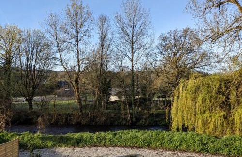 Laniscat House | Auberge des Trains Mythiques Chambres d'hôtes à Gouarec au pied de la Vélodyssée
