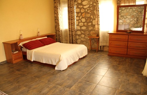 La Vallee-de-Jacmel Hotel | Auberge Du Mont Saint Jean