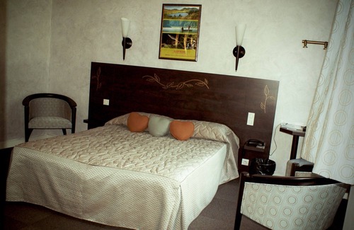 Celles-sur-Durolle Hotel | Auberge du Palais