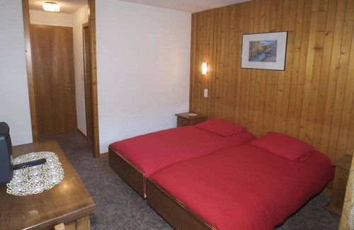 Bourg-Saint-Pierre Hotel | Auberge Les Charmettes