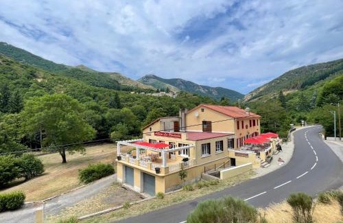 Laviolle Hotel | Auberge les plantades