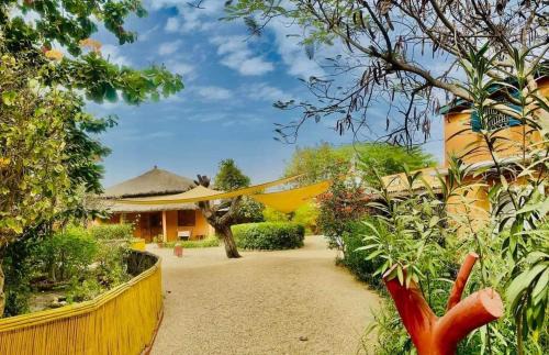 Mbodiene Hotel | Auberge Plein Soleil