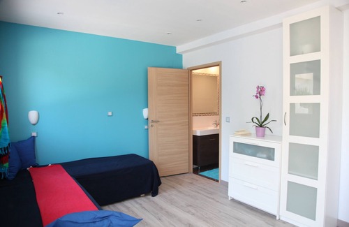 Saint-Andre-de-la-Roche Bed & Breakfast | AubergeBleue - Stunning villa on Nice surroundings