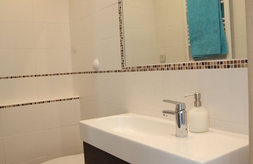 Saint-Andre-de-la-Roche Bed & Breakfast | AubergeBleue - Stunning villa on Nice surroundings